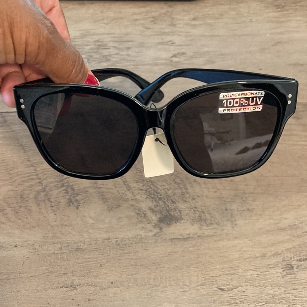 Go-to 100% UV Protection Polycarbonate Black Nostalgia Large Sunglasses